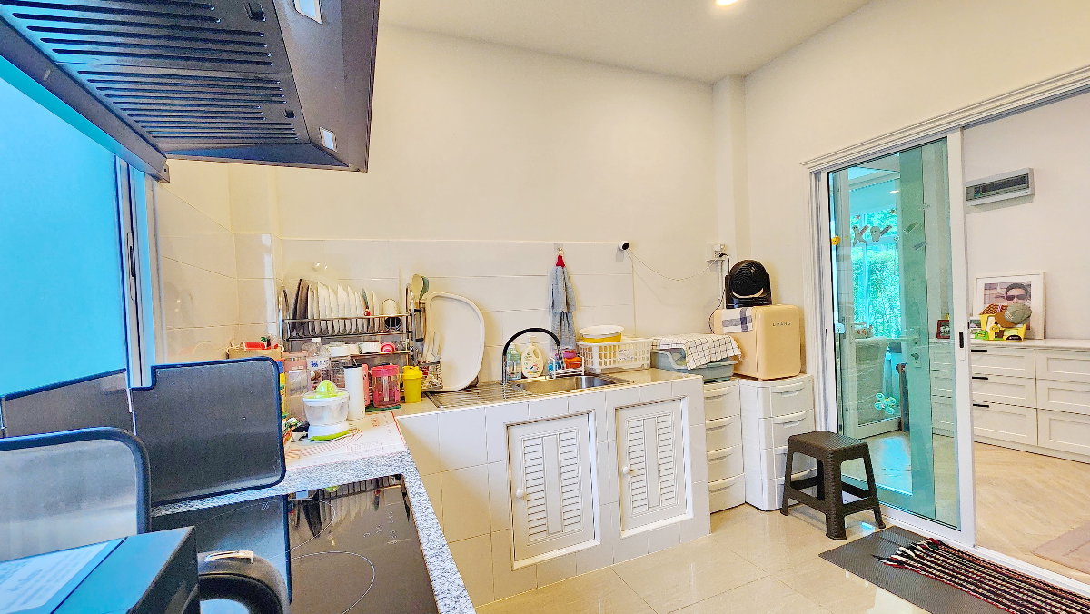 รูป บ้านเช่าระดับพรีเมี่ยม ที่ไม่ได้ให้แค่พื้นที่ แต่ให้คุณภาพชีวิตทั้งครอบครัว หลังที่ดีที่สุดในโครงการ 3 ห้องนอน 3 ห้องน้ำ | 86 ตร.วา | วิวสวนโล่ง - รูปที่ 15/26