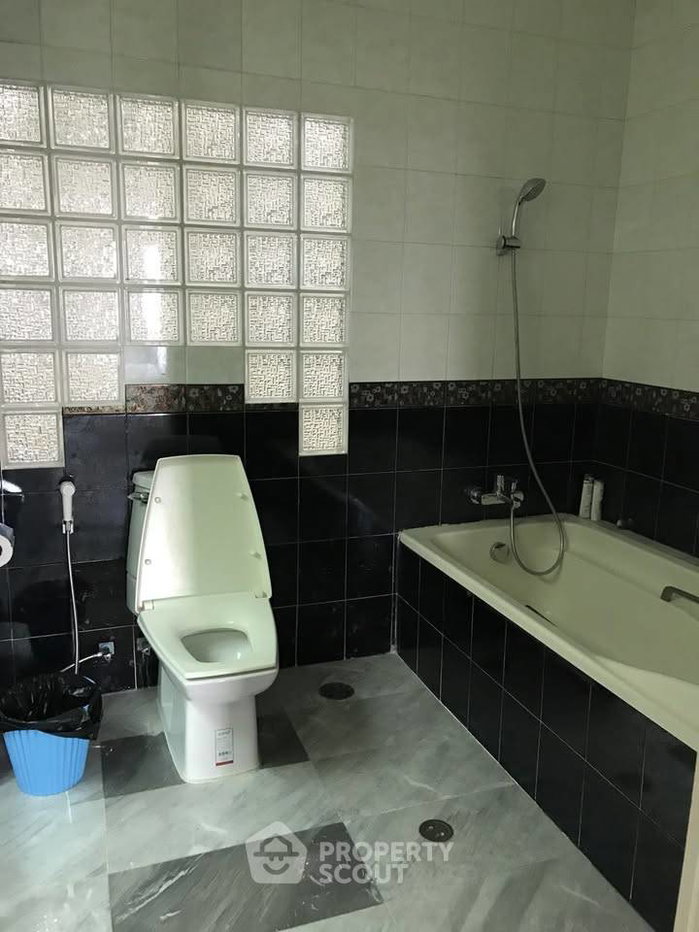 picture 3-BR 314 Sqm Thana Tower, 200m To MRT Bang Yi Khan (ID 3165393) - 11/19
