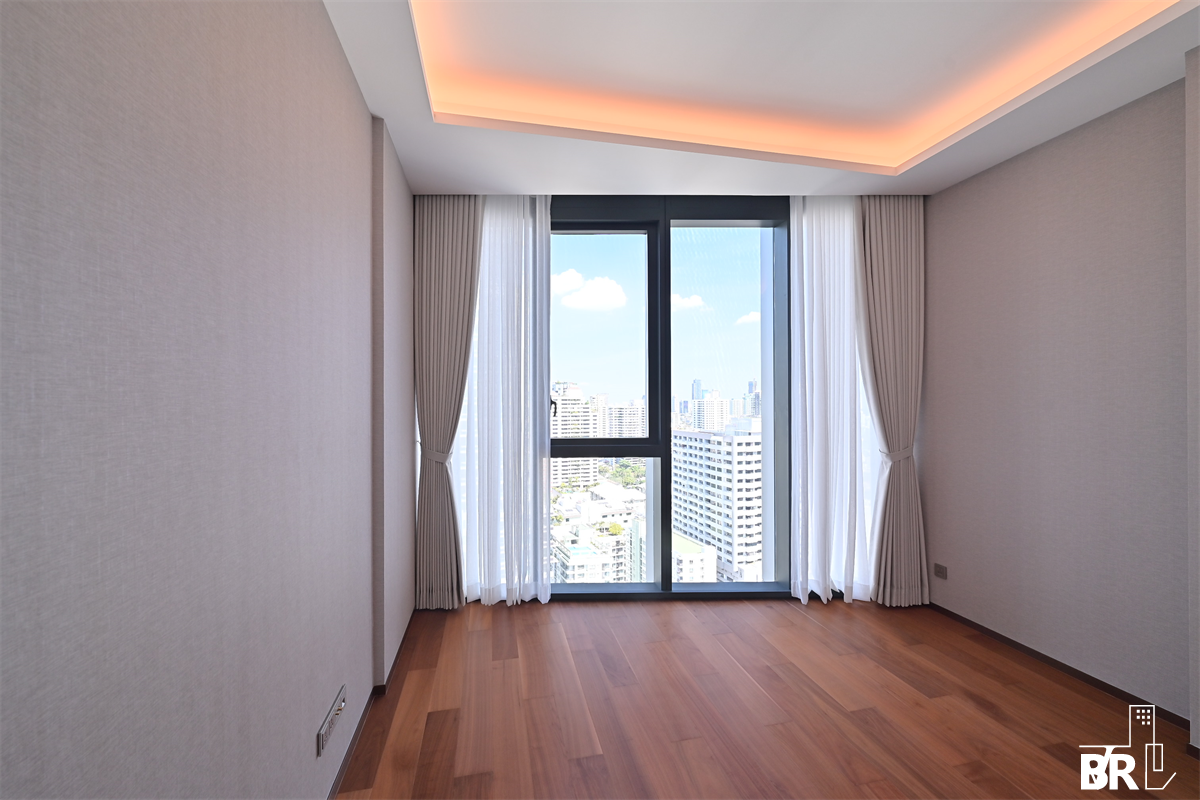 picture The Estelle Phrom Phong near BTS Phrom Phong Luxury Unit, Ready for You Without the Wait - 2/10