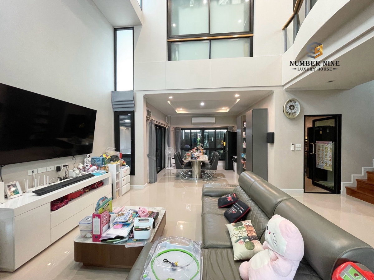 รูป ขายบ้านเดี่ยว 3 ชั้น Supalai Essence Suanluang | หลังริม 77.7 ตร.ว. | 321 ตร.ม. | 5 ห้องนอน | ราคาพิเศษต่ำกว่าต้นทุนกว่า 6 ล้านบาท - รูปที่ 7/26
