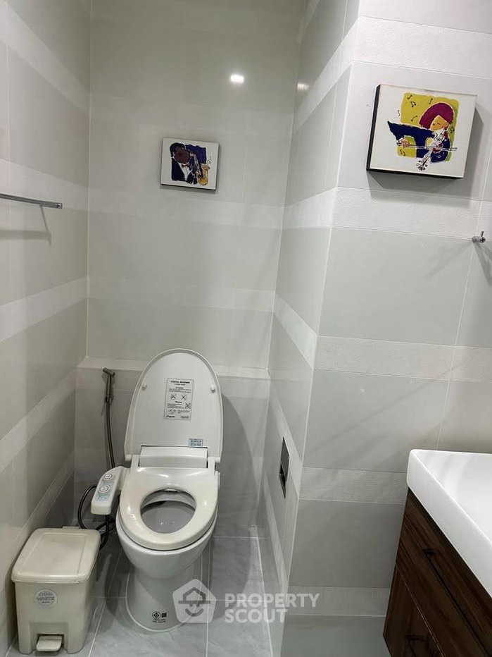 picture 17th-Floor 1-BR Keyne By Sansiri, 100m To BTS Thong Lor (ID 3178868) - 2/10