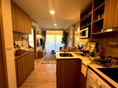 Condos for sale : Condominium near Bang Tao Beach and Surin Beach with two large swimming pools.