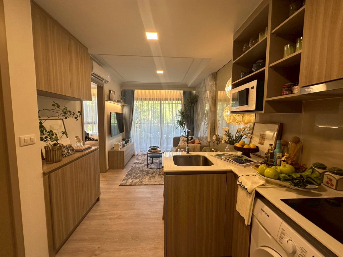 picture Condominium near Bang Tao Beach and Surin Beach with two large swimming pools. - 1/17