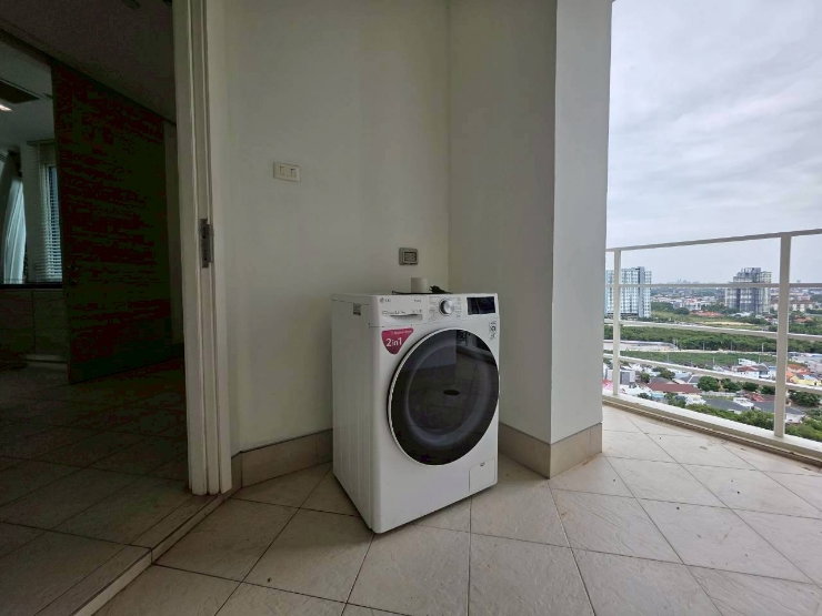 picture Reflection Jomtien – A high-end beachfront condo with breathtaking ocean views
- 16/24