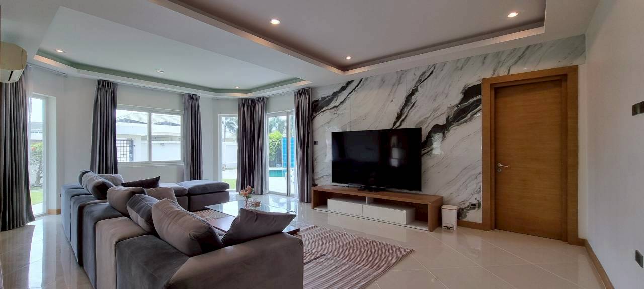 รูป Luxury 5-Bedroom Pool Villa for Rent in East Pattaya - รูปที่ 5/17