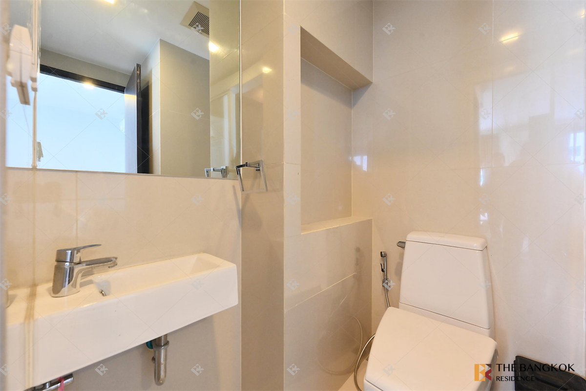 picture Room available, ready to move in RHYTHM Sukhumvit 44/1 near BTS Phra Khanong - 2/10