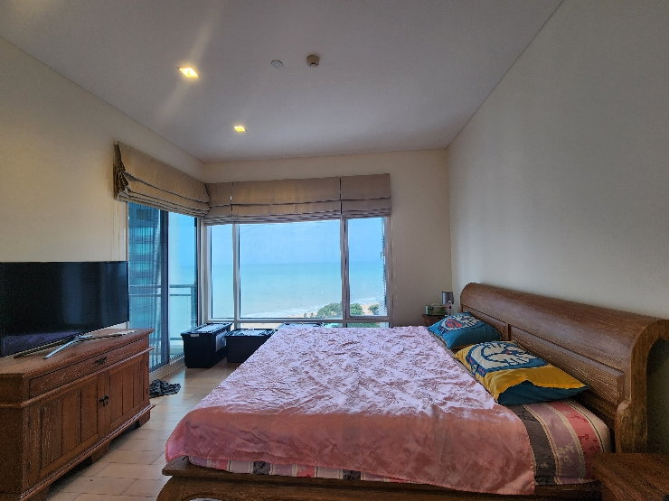 picture Urgent Sale! Luxury Beachfront Condo in Jomtien - 10/16