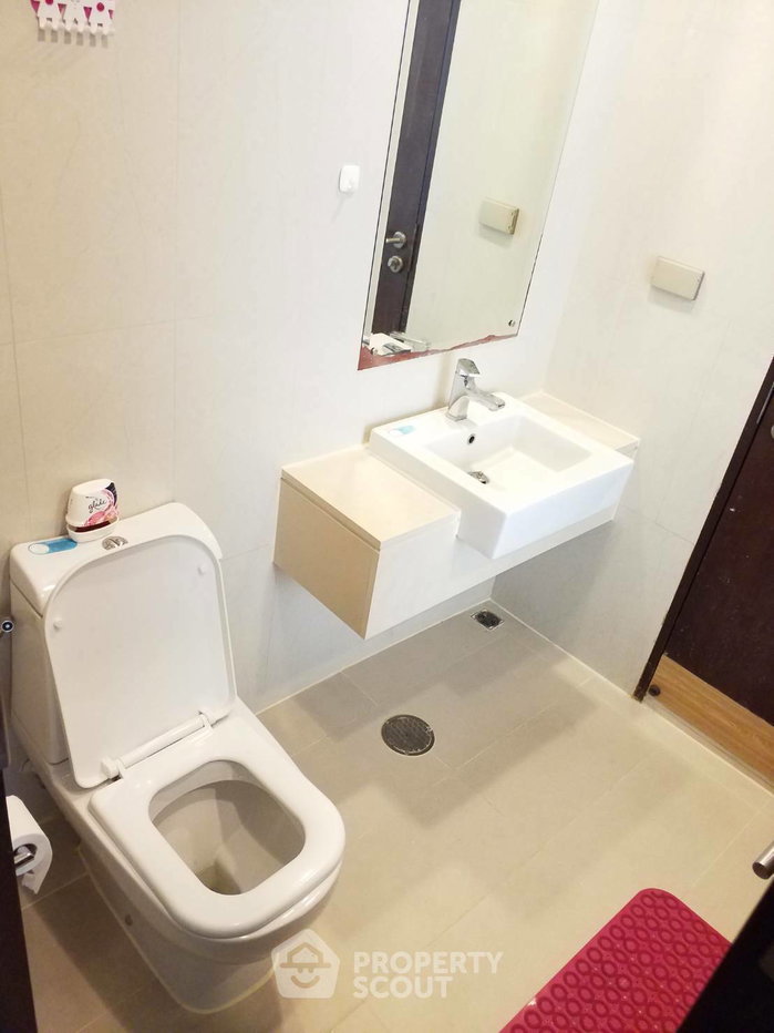 picture 18th-Floor 2-BR At Le Luk Condominium, 200m To BTS Phra Khanong (ID 888952) - 12/13