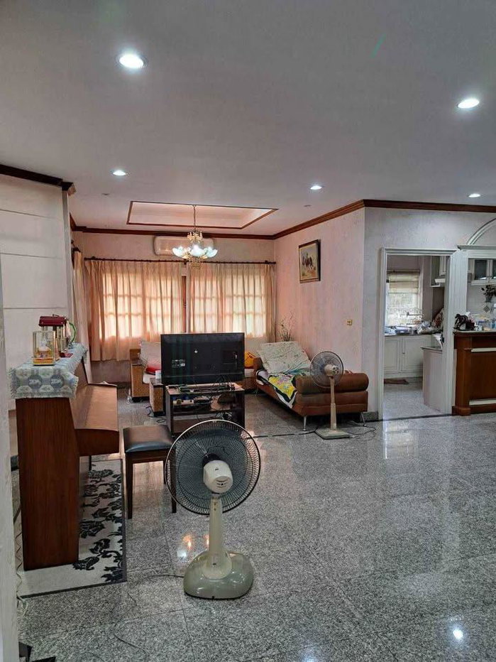 รูป 📌 ให้เช่าบ้านเดี่ยว 2 ชั้น ยิ่งรวยนิเวศน์ 4 ห้องนอน 3 ห้องน้ำ - รูปที่ 3/8