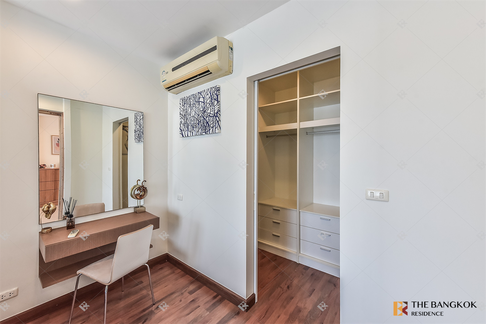 Q House Condo Sathorn Location Near Employment, Surrounded by Lifestyles near BTS Krung Thonburi