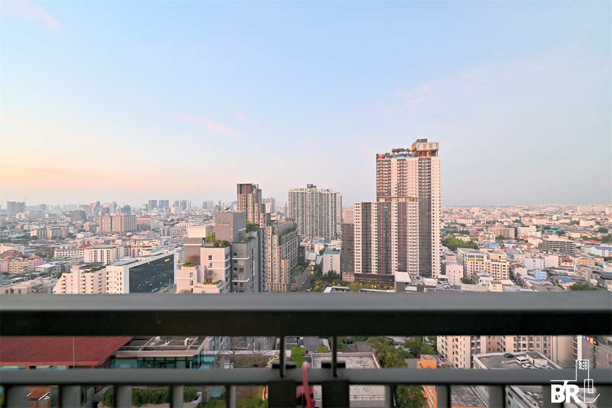 picture RHYTHM Ratchada-Huaikhwang near MRT Huai Khwang Station Book quickly before the room is gone!! - 5/10