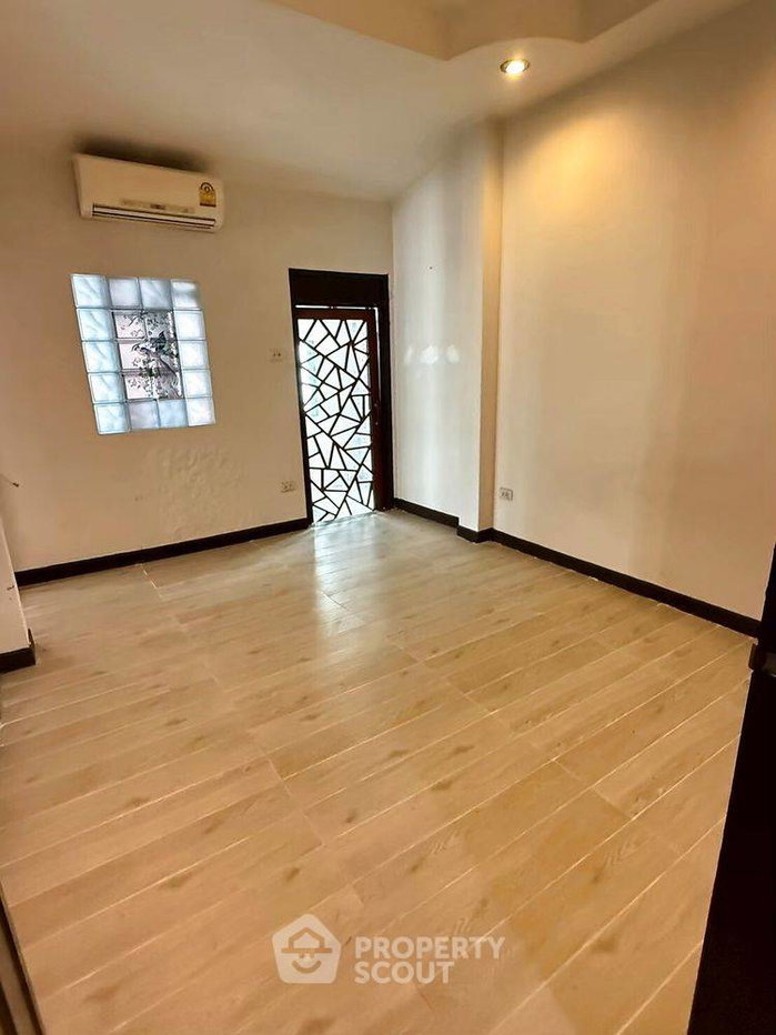 picture Pet-Friendly 4-BR 320 Sqm Ketsiri 2 Village, Saphan Sung (ID 3172097) - 14/20