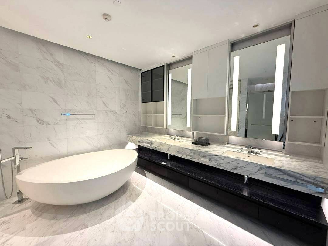 รูป คอนโด 4 ห้องนอน 360 ตร.ม. ชั้น 50 เลี้ยงสัตว์ได้ Four Seasons Private Residences Bangkok ใกล้ BTS สะพานตากสิน (ID 3182103) - รูปที่ 11/19