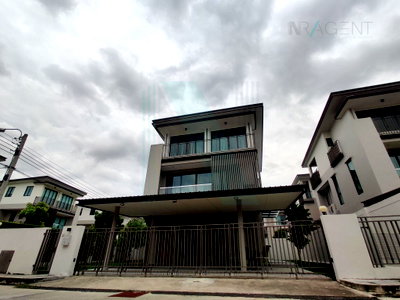 เช่าบ้านเดี่ยว ถนนเฉลิมพระเกียรติ ร.9 : 📌 ให้เช่าบ้านเดี่ยว 3 ชั้น เอคิว อาร์เบอร์ 3 ห้องนอน 4 ห้องน้ำ