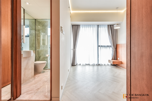 The Met The Privilege of Luxury in an Economic Hub Location