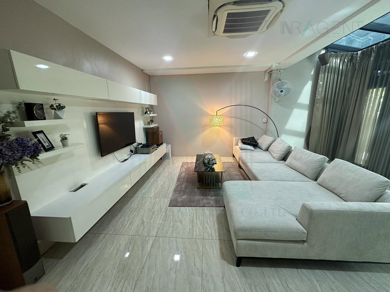 รูป 📌 ให้เช่าบ้านเดี่ยว 2 ชั้น มัณฑนา พระราม 9-ศรีนครินทร์ 4 ห้องนอน 5 ห้องน้ำ - รูปที่ 5/8