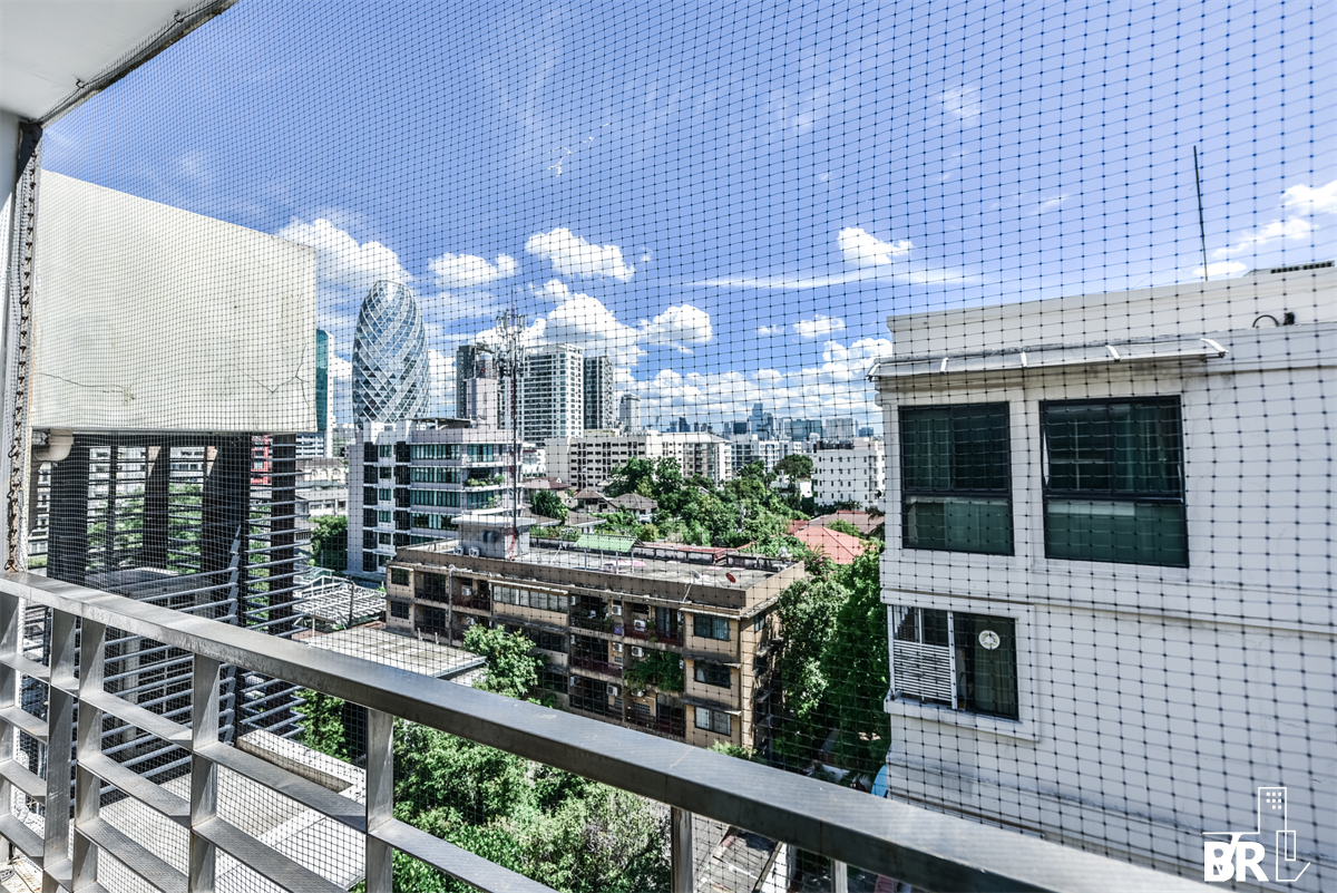picture The Fah Aree 4 Condo in Business District near BTS Ari - 1/10