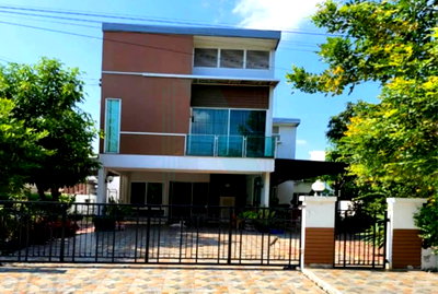 เช่าบ้านเดี่ยว ถนนศรีนครินทร์-ร่มเกล้า : 📌 ให้เช่าบ้านเดี่ยว 3 ชั้น โฮมเพลส เดอะพาร์ค วงแหวน-พระราม 9 3 ห้องนอน 2 ห้องน้ำ