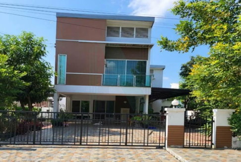 📌 ให้เช่าบ้านเดี่ยว 3 ชั้น โฮมเพลส เดอะพาร์ค วงแหวน-พระราม 9 3 ห้องนอน 2 ห้องน้ำ