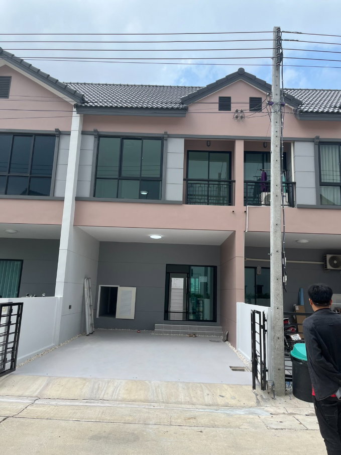 🏡 [FOR RENT] ทาวน์โฮม 2 ชั้นให้เช่า พร้อมเข้าอยู่! โครงการหมู่บ้านนราเลคเอ็กซ์คลูซีฟ🏡14000/เดือน ทักไลน์ @802dkhwu ตอบเร็ว
