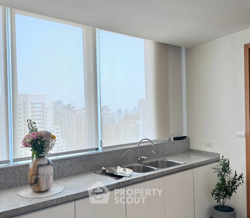 รูป คอนโด 3 ห้องนอน ชั้น 27 ขนาด 146 ตร.ม. Millennium Residence BTS อโศก (ID 3178605) - รูปที่ 3/7