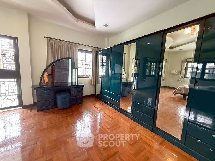 picture Pet-Friendly 4-BR 320 Sqm Ketsiri 2 Village, Saphan Sung (ID 3172097) - 8/20