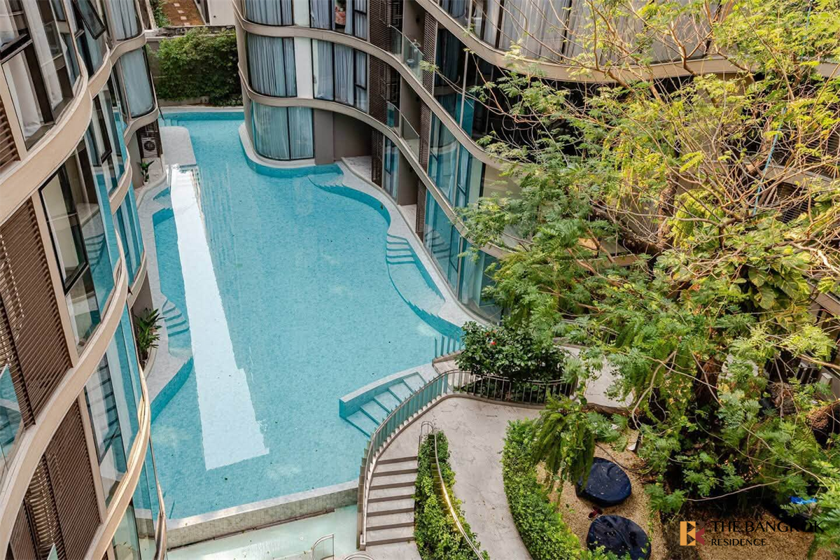 picture Room available, great price Fynn Asoke near BTS Asok - 9/10