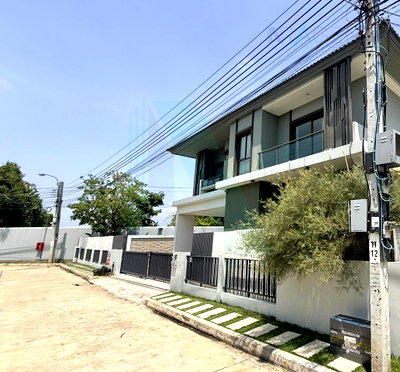 เช่าบ้านเดี่ยว เดอะ โมเดิร์น จิมส์ ช็อปปิ้ง มอลล์ : 📌 ให้เช่าบ้านเดี่ยว 2 ชั้น สราญสิริ ศรีวารี 4 ห้องนอน 5 ห้องน้ำ