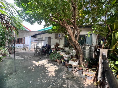 Twin house for sale, Nak Kila Laem Thong Village, Soi Bangkok Kreetha, near MRT Sri Kreetha (N.1784)