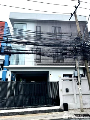 Houses for rent วิทยาลัยป้องกันราชอาณาจักร (วปอ.) : 5 Bedroom House for rent in Sam Sen Nok, Bangkok  6669685