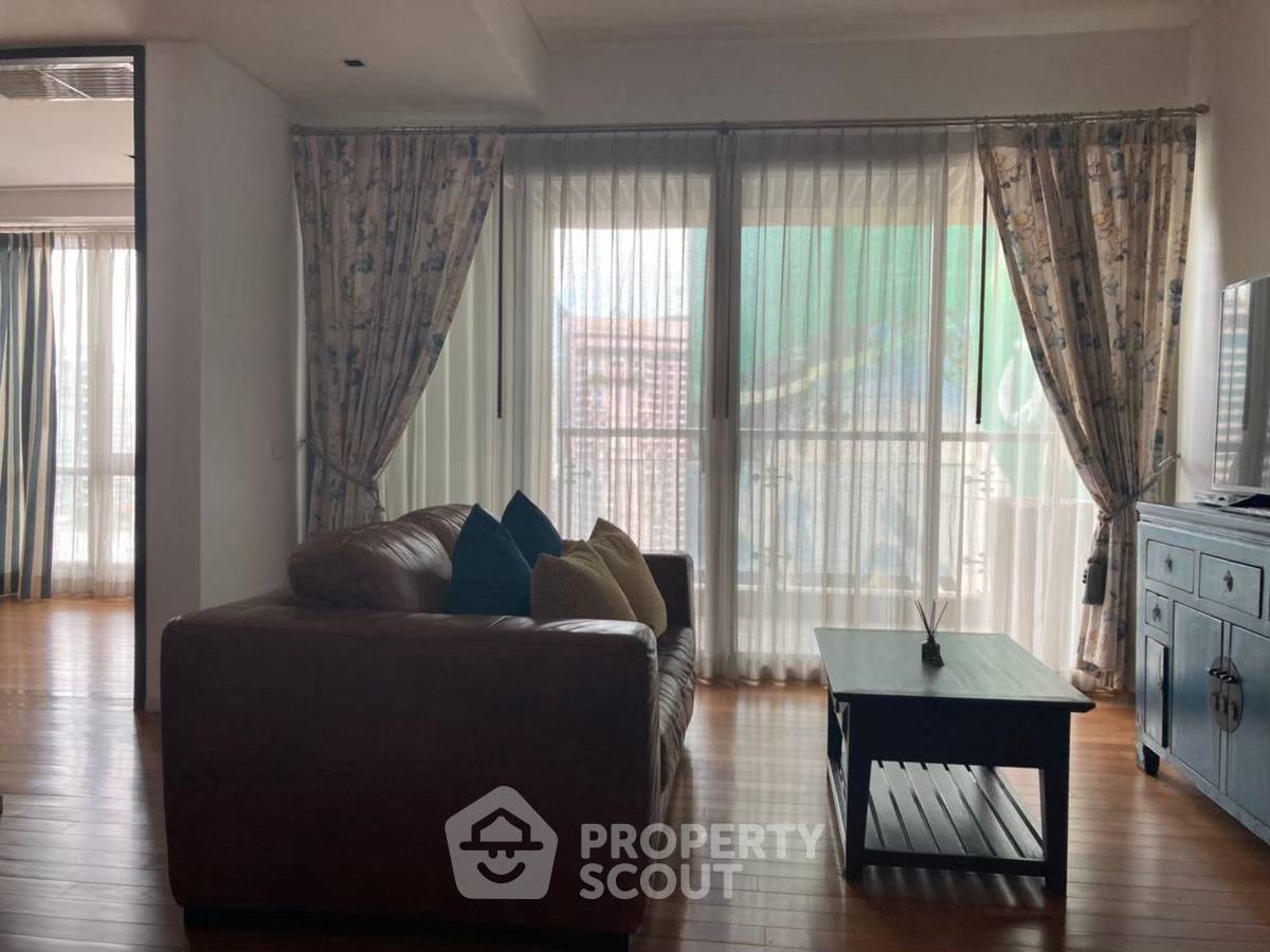 picture Pet-Friendly 2-BR The Lakes Bangkok 20th Floor Near BTS Asoke (ID 1406308) - 3/8