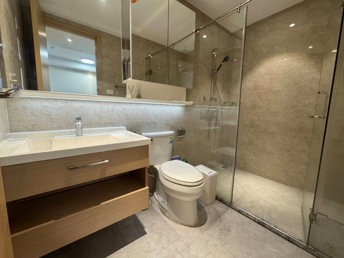 picture RS7341 Condo for rent, The Regal Sathon, luxury unit with Chao Phraya river view, near BTS Chong Nonsi. - 5/8