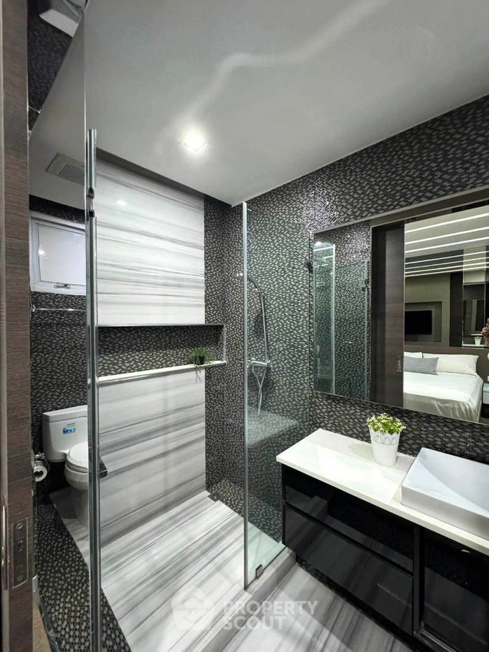 picture 3-BR 240 Sqm On 20th Floor, Citi Smart Sukhumvit 18, 200m To BTS Asoke (ID 3182123) - 15/19