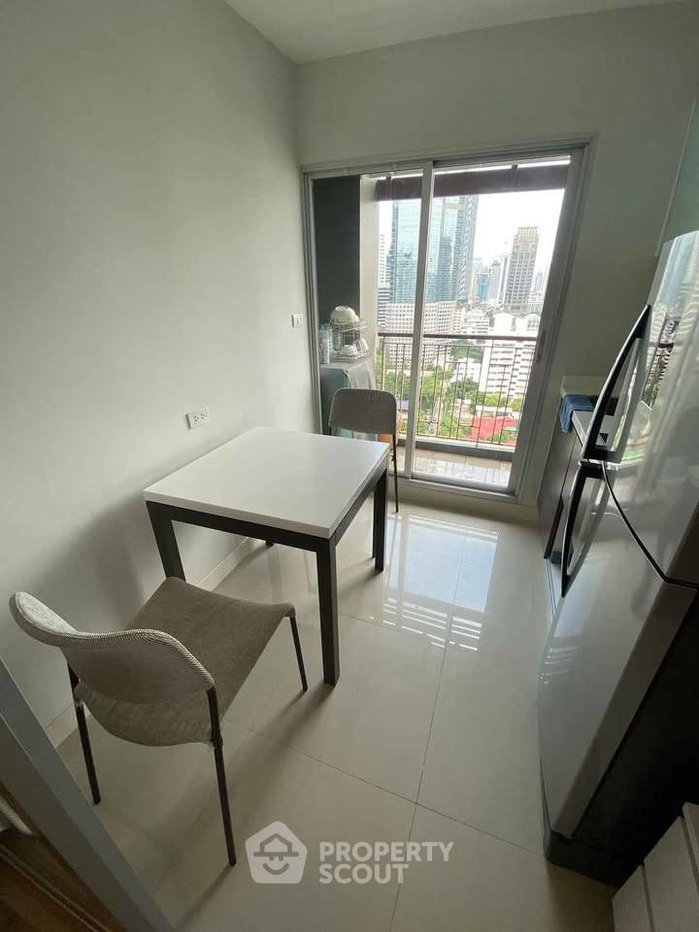 รูป ชั้น 20 ห้องนอน 1 ห้อง Centric Sathorn-St. Louis ใกล้ BTS เซนต์หลุยส์ (ID 3183697) - รูปที่ 2/3