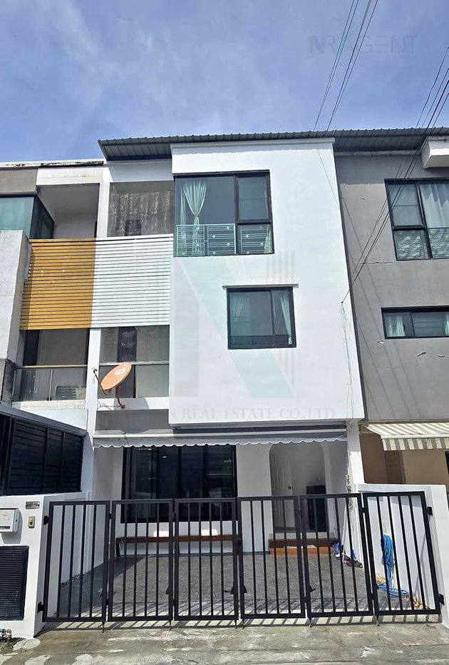 รูป 📌 ให้เช่าทาวน์เฮาส์ 3 ชั้น สาริน วิช สุขุมวิท 107 3 ห้องนอน 4 ห้องน้ำ - รูปที่ 1/8