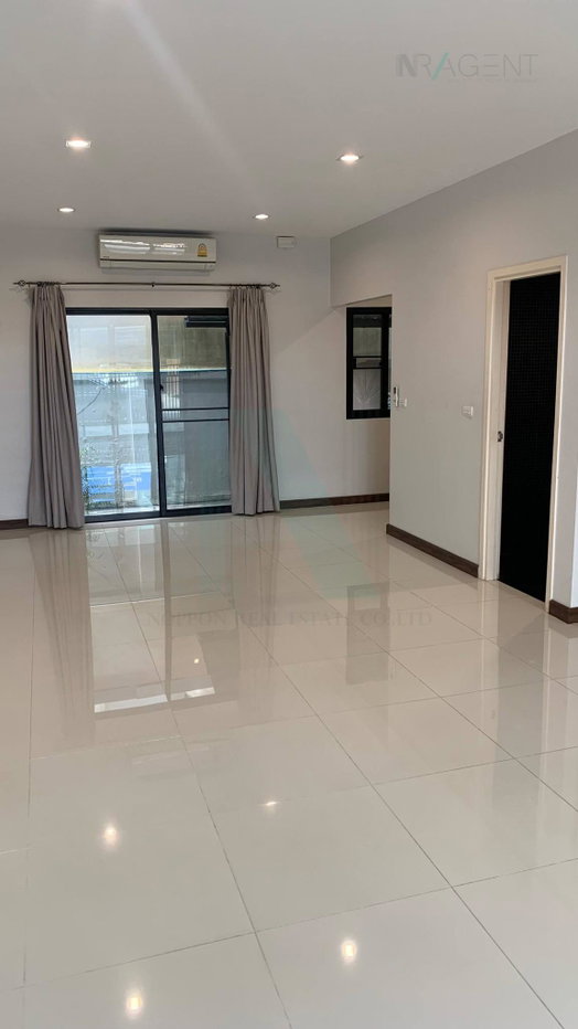 รูป 📌 ขายทาวน์เฮาส์ โครงการ บ้านชญาดา เวิร์ค 3 ชั้น 4 ห้องนอน 5 ห้องน้ำ - รูปที่ 4/8
