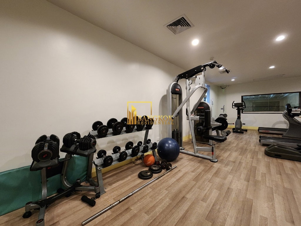 รูป Le Raffine 24 | Renovated 4 Bedroom Duplex Condo With Pool - BR62018CD - รูปที่ 23/32