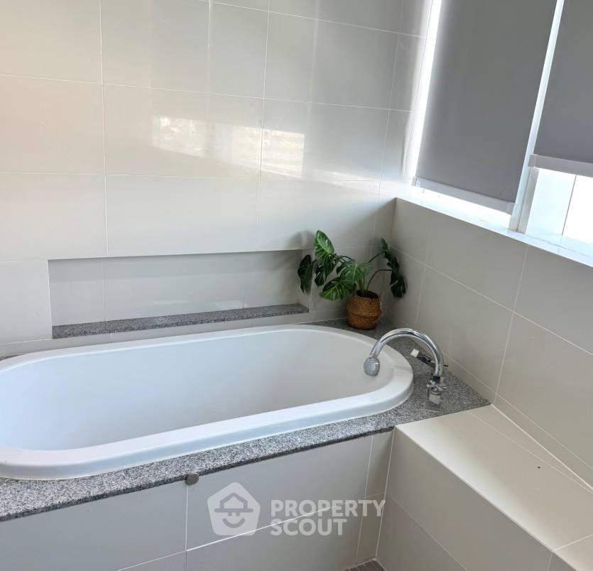 รูป คอนโด 3 ห้องนอน ชั้น 27 ขนาด 146 ตร.ม. Millennium Residence BTS อโศก (ID 3178605) - รูปที่ 6/7