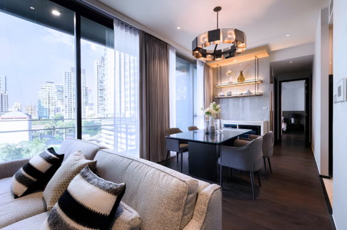 【Special Benefit】 🎁Emporium gift voucher 10,000B✨💰Rent: 98,000 THB/month　🏢LAVIQ Sukhumvit 57 ✨2Bedroom • 86 sqm • 7th Floor 