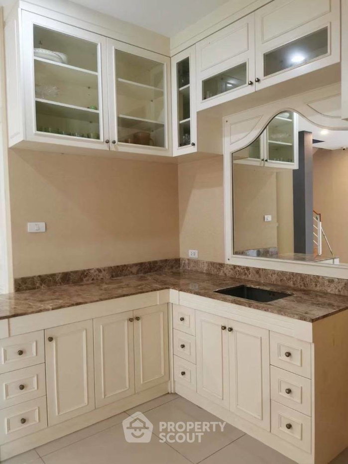 picture Pet-Friendly 3-BR House At Perfect Place Ratchapruk (ID 2084097) - 15/23