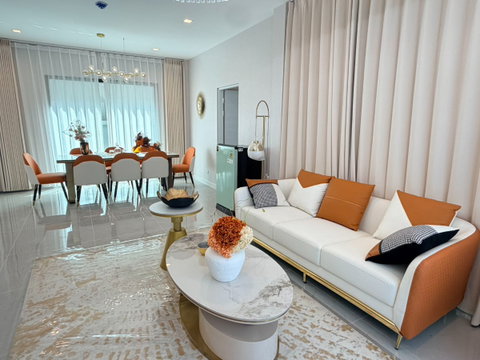 บางกอก บูเลอวาร์ด บางนา-ศรีนครินทร์ | วิลล่าหลังเดี่ยวสุดหรู (4+1 เตียง | 299 ตร.ม. | เหมาะสำหรับครอบครัวโรงเรียนนานาชาติ) 120,000 บาท / เดือน