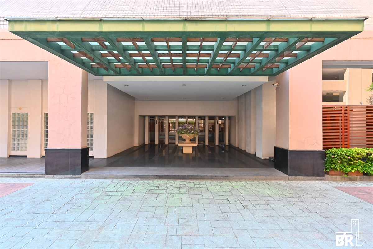 picture Grand Langsuan Great Price, Prime Location, Dont Miss Out!! near BTS Ratchadamri - 8/9