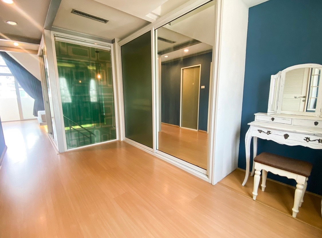 รูป 🏡 ขายทาวน์โฮม 3 ชั้นครึ่ง – เมอริท เพลส ลาดพร้าว 87 📍 ใกล้ CDC และ Central EastVille - รูปที่ 3/15