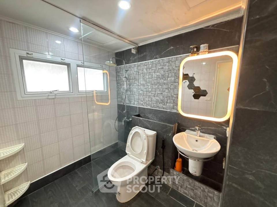 รูป คอนโด 3 ห้องนอน เลี้ยงสัตว์ได้ Siam Penthouse 2 ใกล้ MRT ลุมพินี (ID 3183846) - รูปที่ 7/7