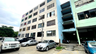 Condos for sale : For Sale! Spacious 1st-Floor Unit at Kheha Rom Klao, Convenient Location