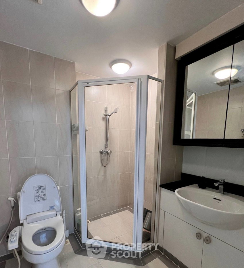 รูป คอนโด 2 ห้องนอน The 49 Plus 2 Condominium ใกล้ BTS ทองหล่อ (ID 3184076) - รูปที่ 2/7