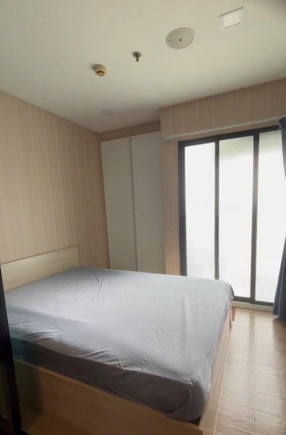 picture Condo for Rent: Episode Phahol-Saphan Mai, Corner Unit, Near BTS Sai Yud Station - 1/6