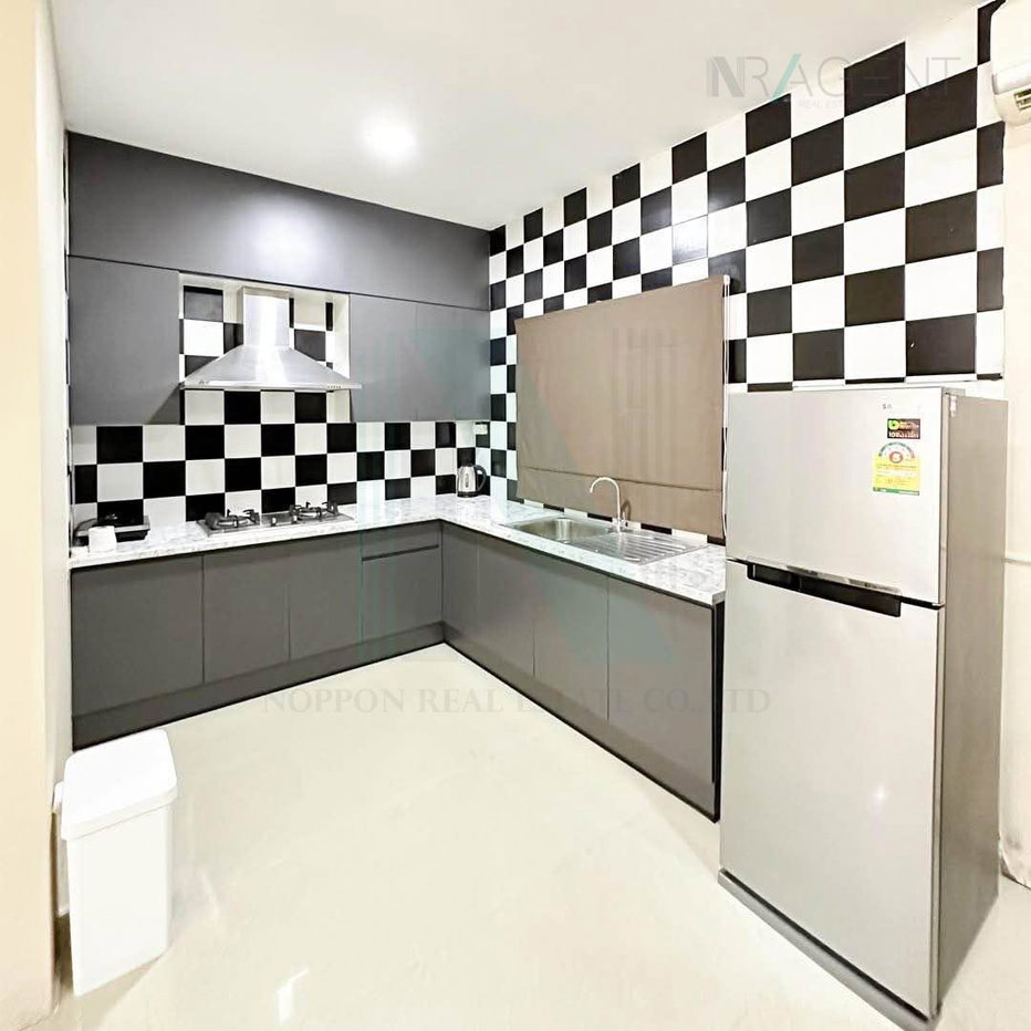 รูป 📌 ขายทาวโฮม  โครงการ ธนาภิรมย์ ศรีนครินทร์-วงแหวน 3 ชั้น 4 ห้องนอน 5 ห้องน้ำ - รูปที่ 4/8
