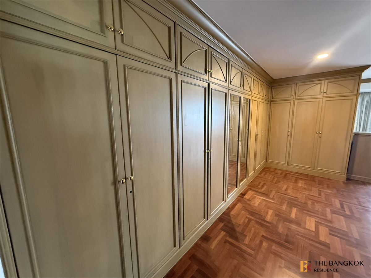 picture Special price, limited quantity Windsor Tower - 5/10