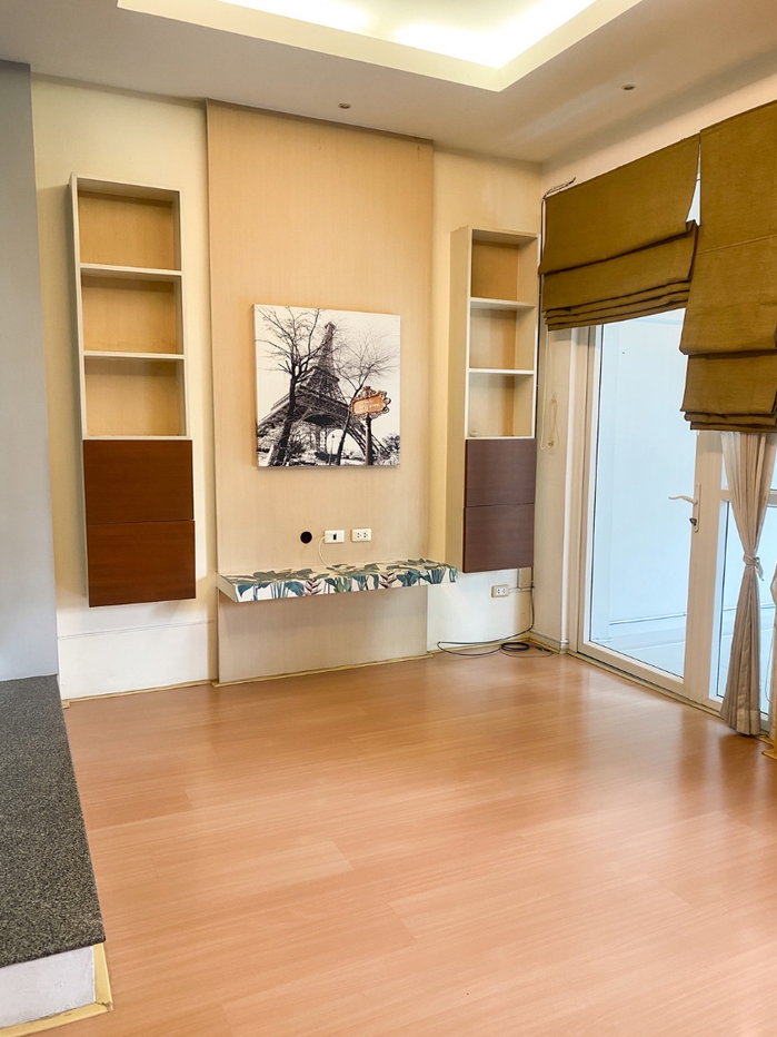 รูป 🏡 ขายทาวน์โฮม 3 ชั้นครึ่ง – เมอริท เพลส ลาดพร้าว 87 📍 ใกล้ CDC และ Central EastVille - รูปที่ 2/15